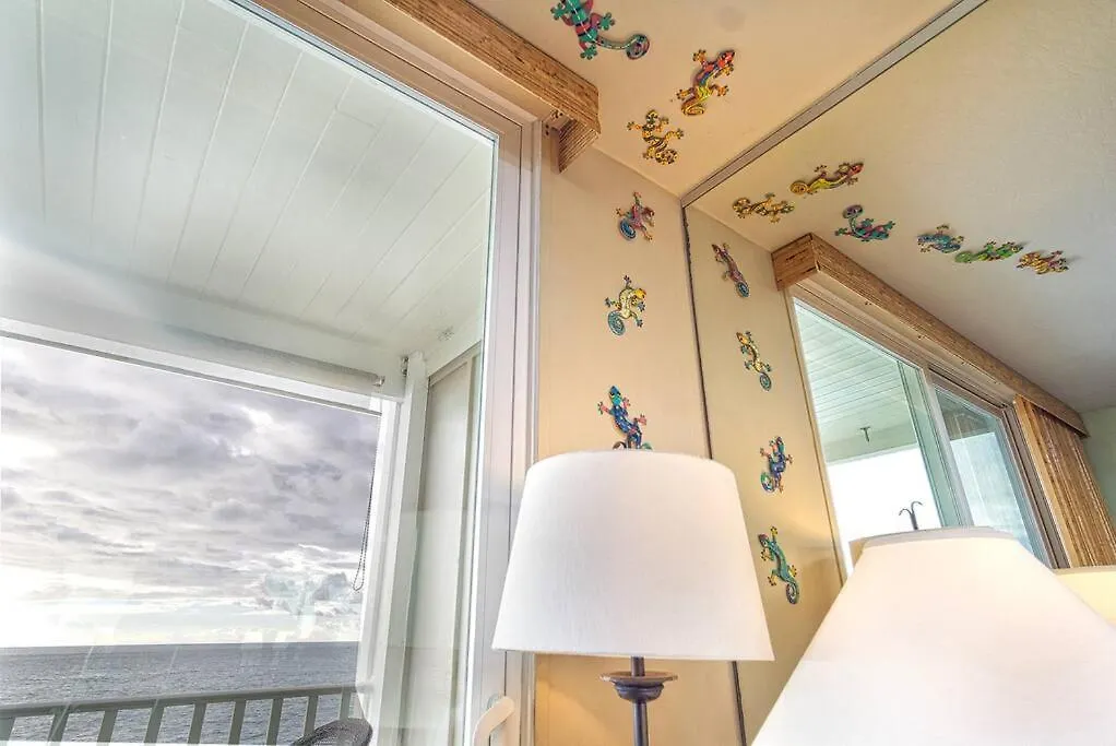 Oceanfront Condo With Lanai That Almost Hangs Over Ocean - Hale Kona Kai 304 By Casago Kona Kailua-Kona Feriehus